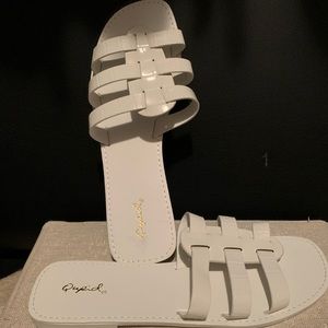 Vici sandals
